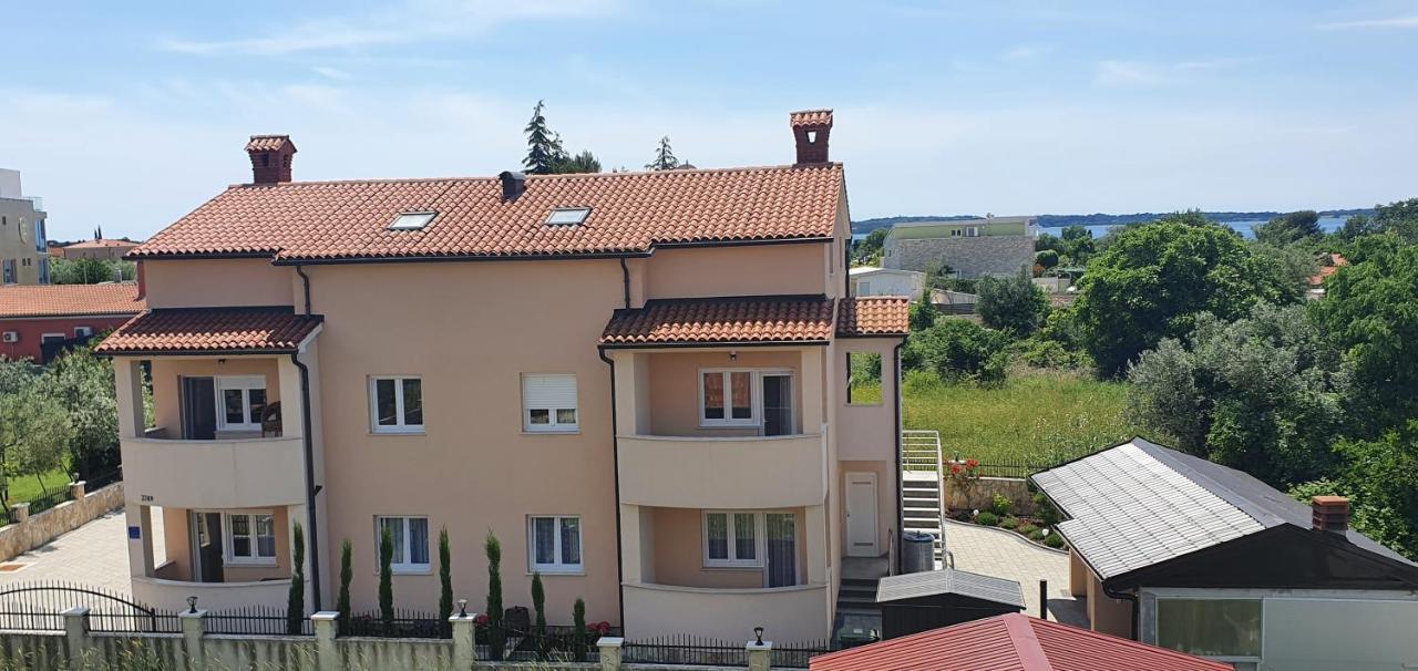 Appartments D&D Peroj Exterior photo